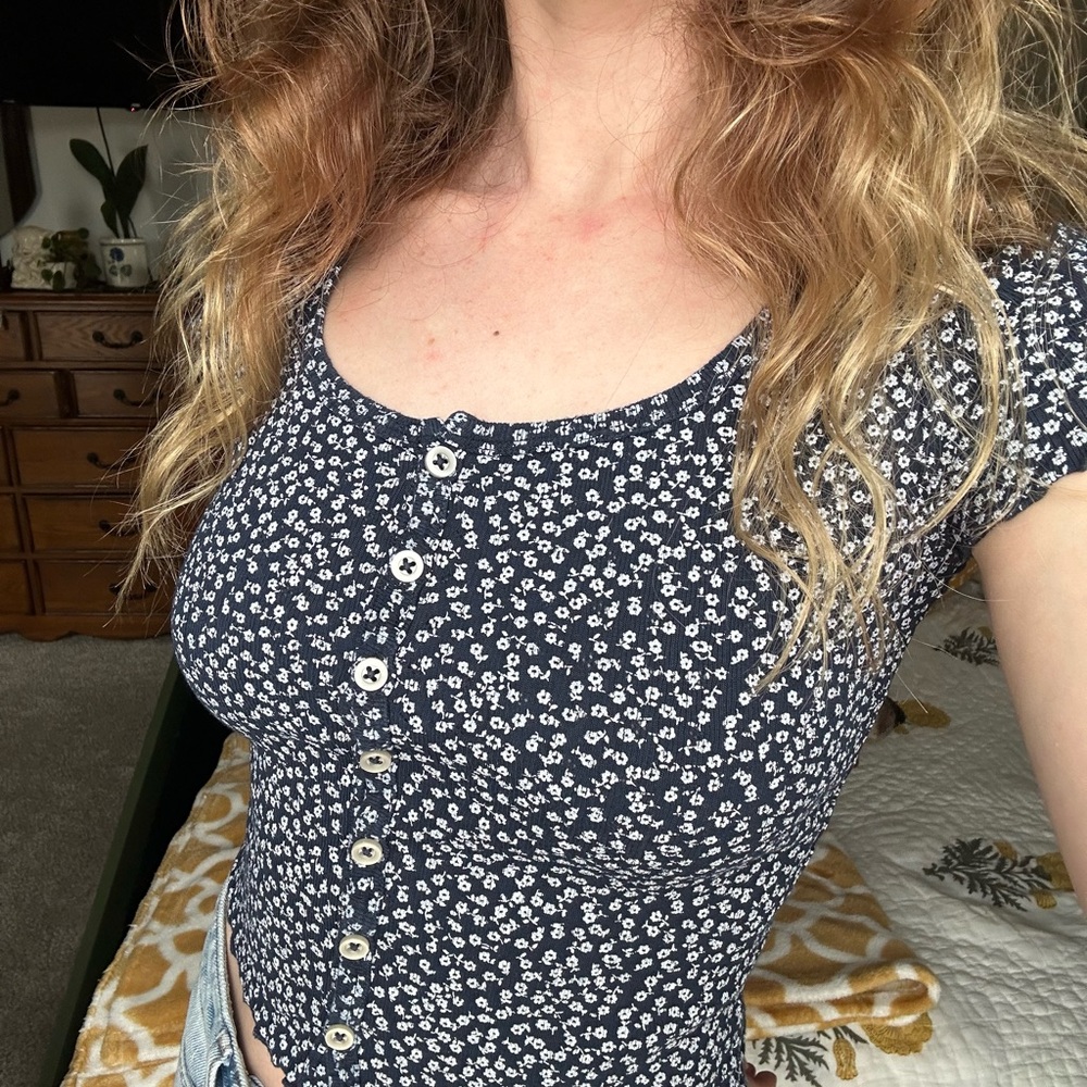Brandy Melville Blue Fitted Cap Sleeve Button Down